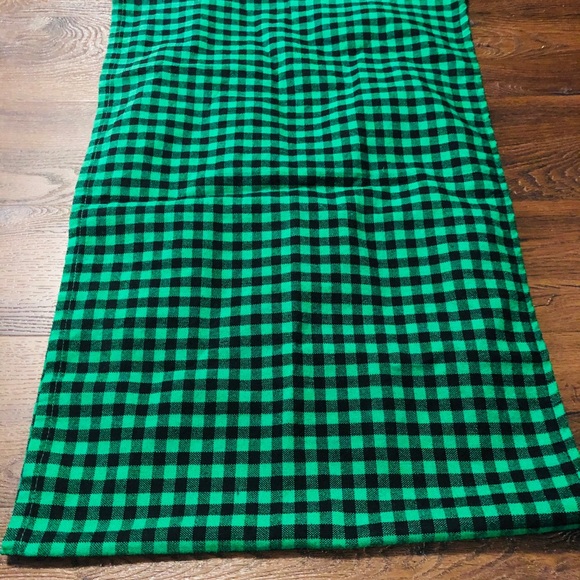 Green loop scarf - Picture 2 of 3